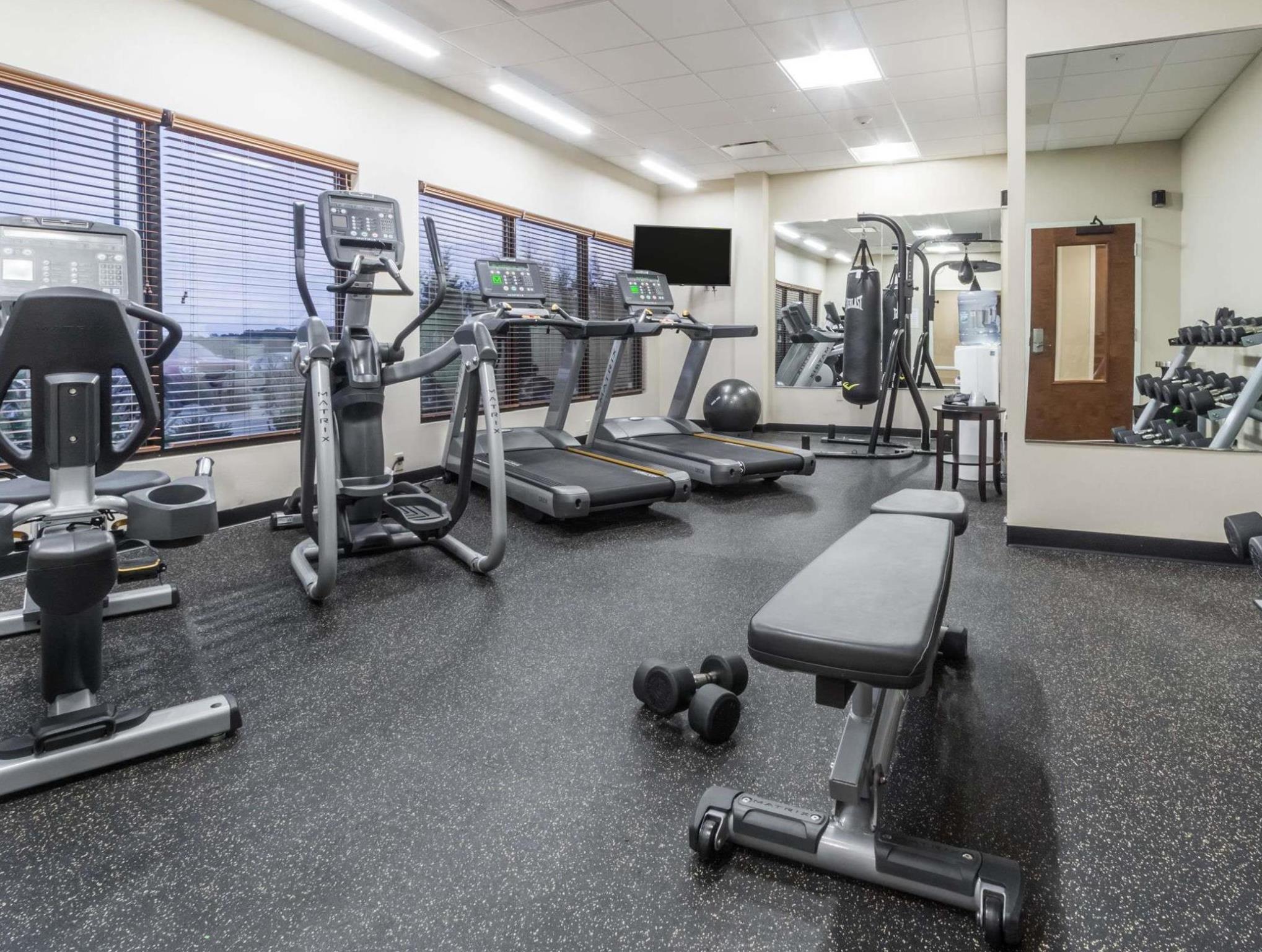 Hawthorn Suites By Wyndham Wheeling At The Highlands Triadelphia Экстерьер фото