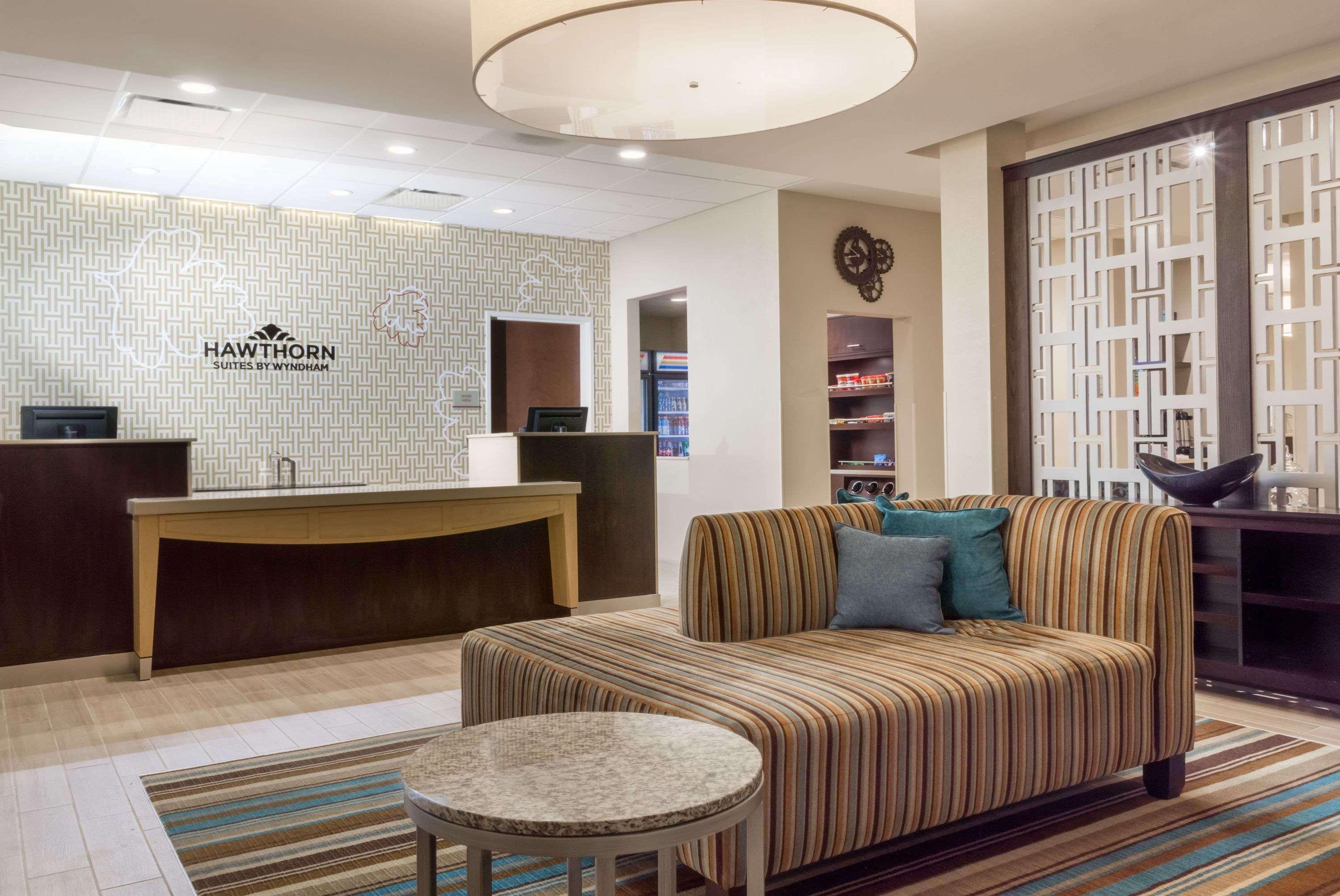 Hawthorn Suites By Wyndham Wheeling At The Highlands Triadelphia Экстерьер фото