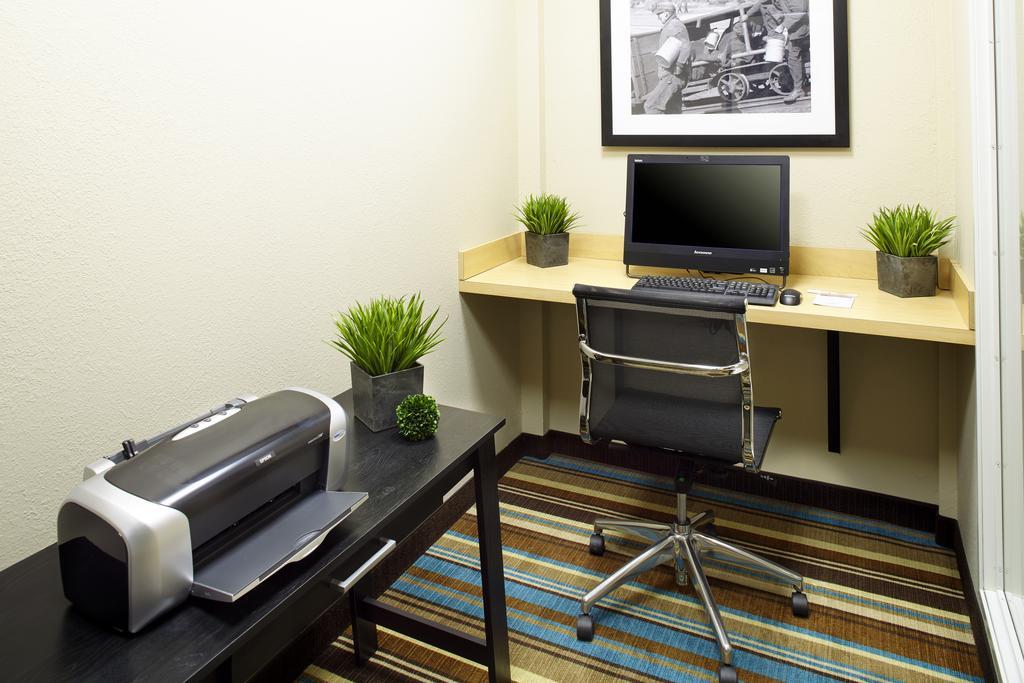 Hawthorn Suites By Wyndham Wheeling At The Highlands Triadelphia Экстерьер фото